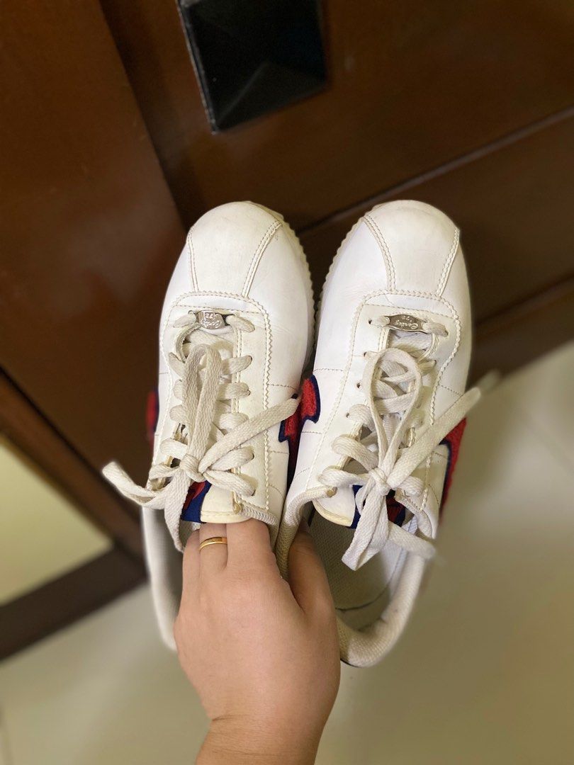 Nike cortez 2025 chenille swoosh