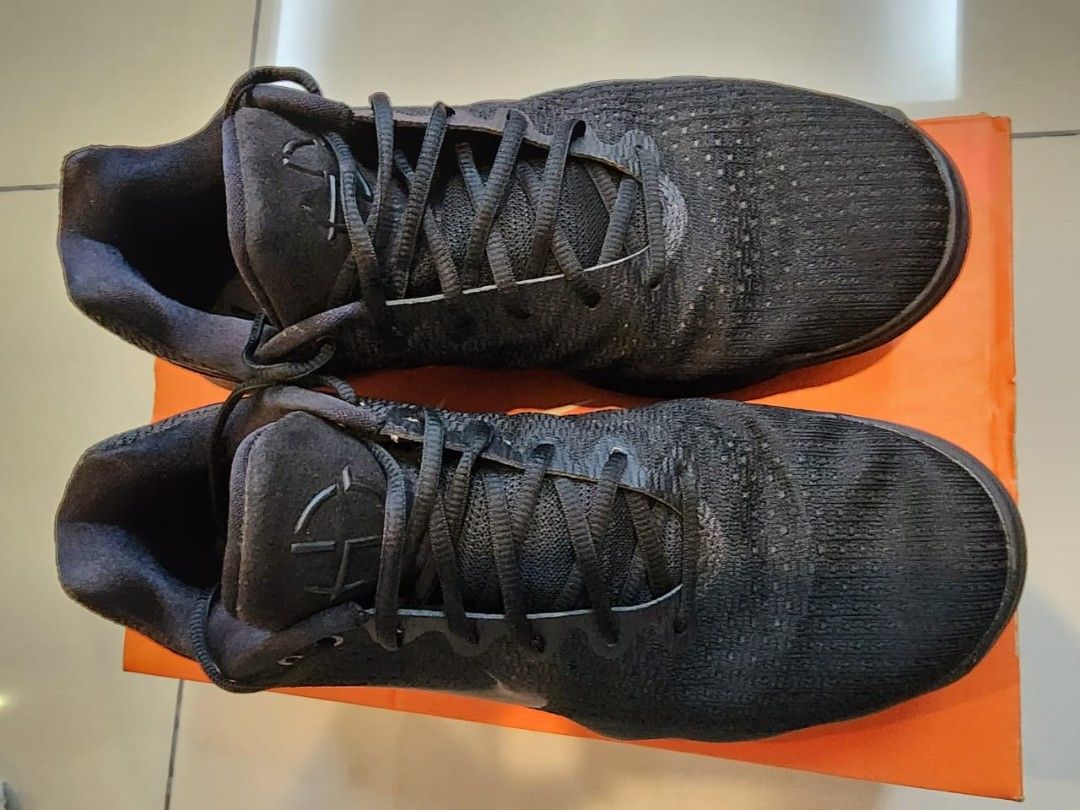 Triple deals black hyperdunk