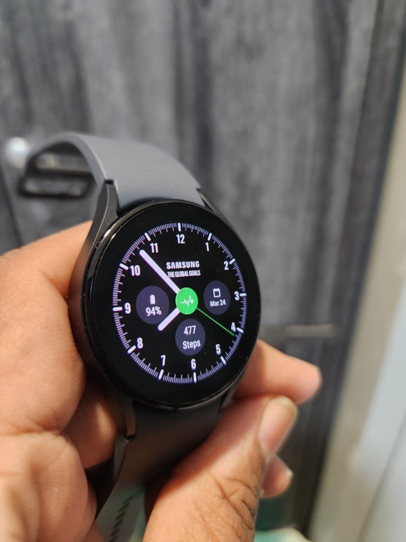 Selling Galaxy Watch 5 Classic like new accept credit card