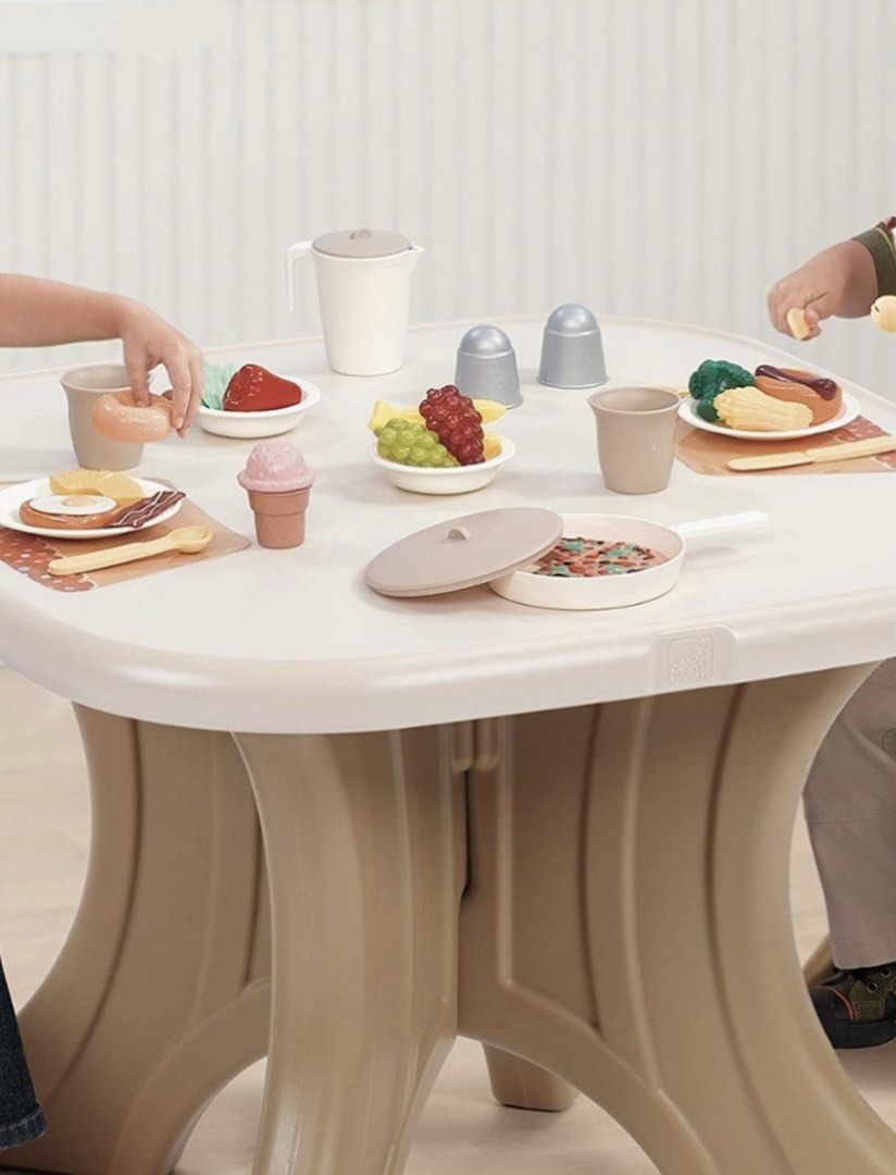 Step2 traditions table & chairs set online