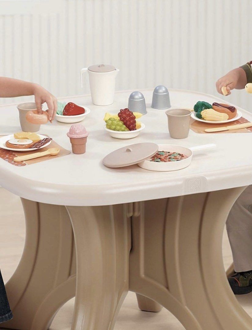Step2 traditions table & chairs set hotsell