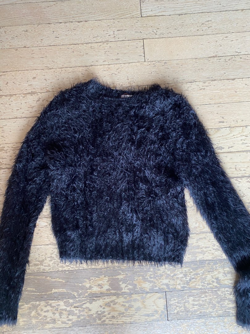 Sweater bulu korea Fesyen Wanita Pakaian Wanita Atasan di Carousell