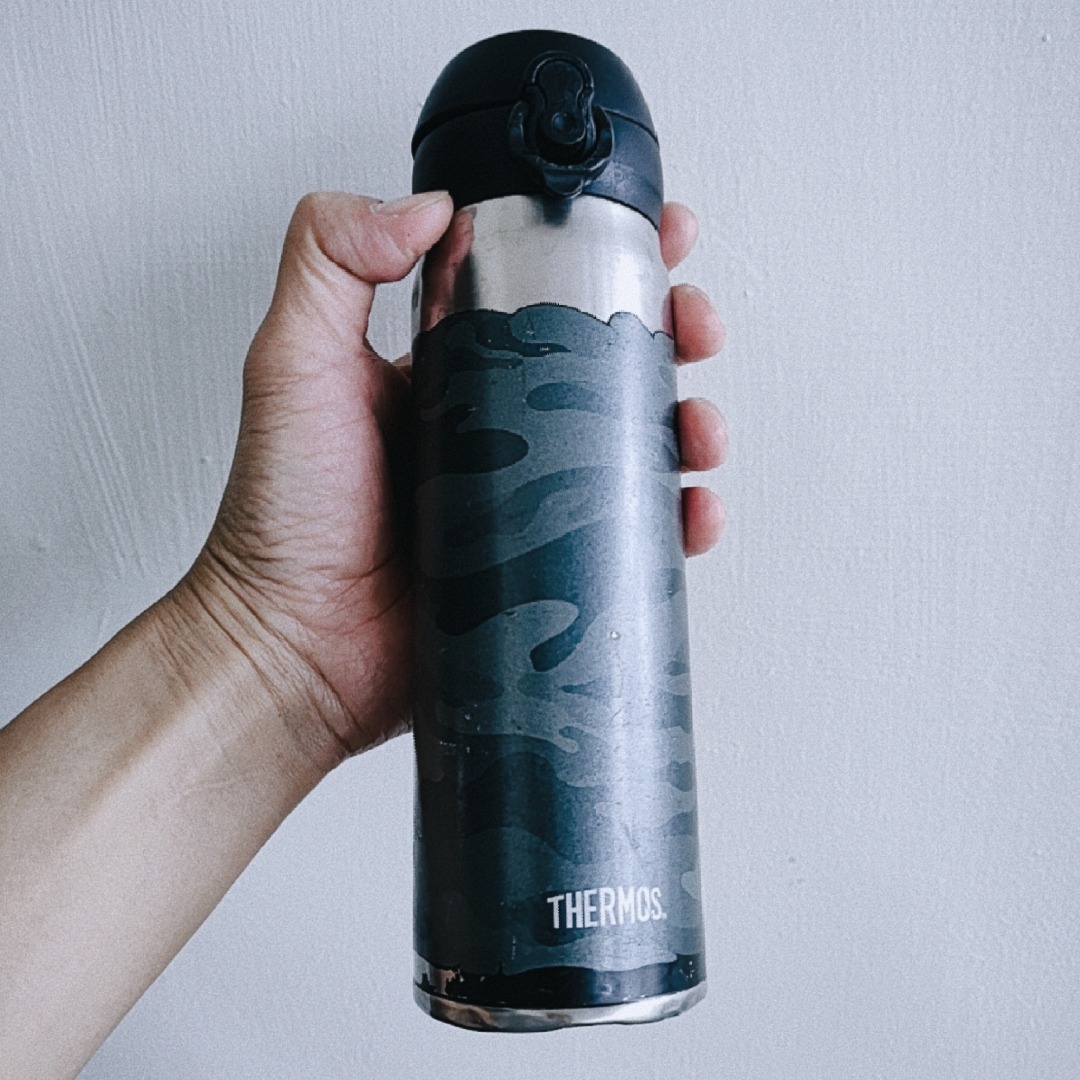 Thermos 膳魔師 JNL500 500ml 保溫杯, 家具及居家用品, 廚具和餐具, 水杯、水壺在旋轉拍賣