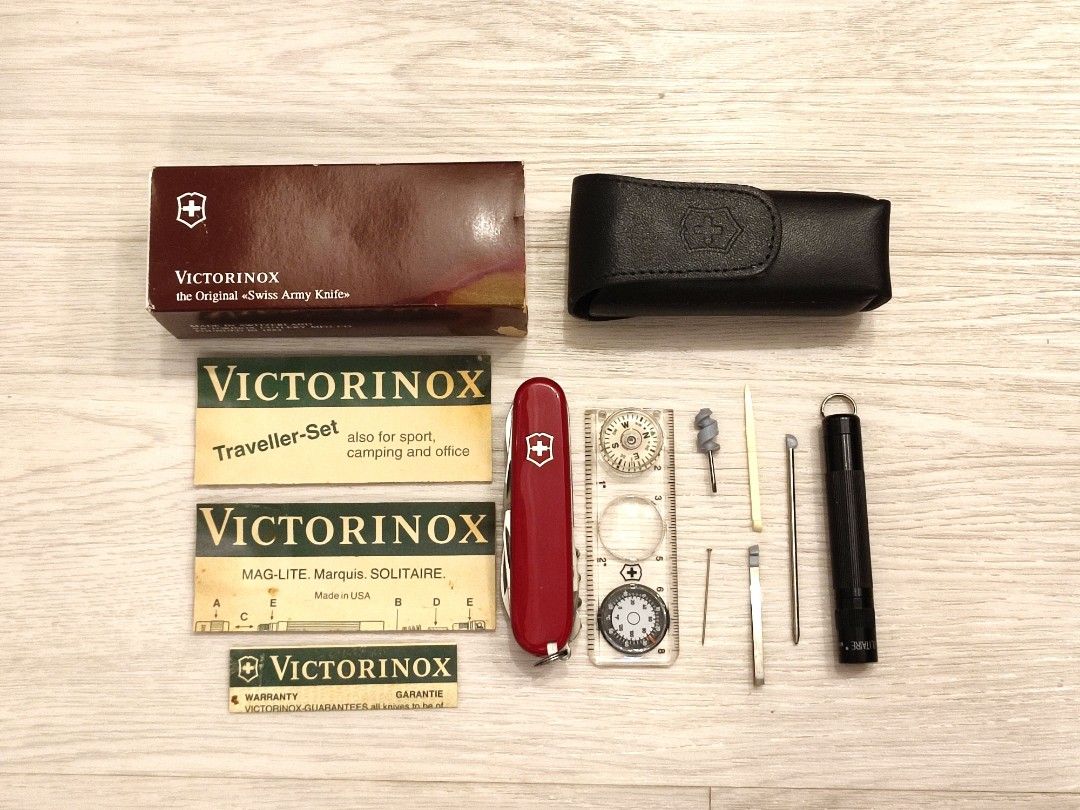 Victorinox store camping set