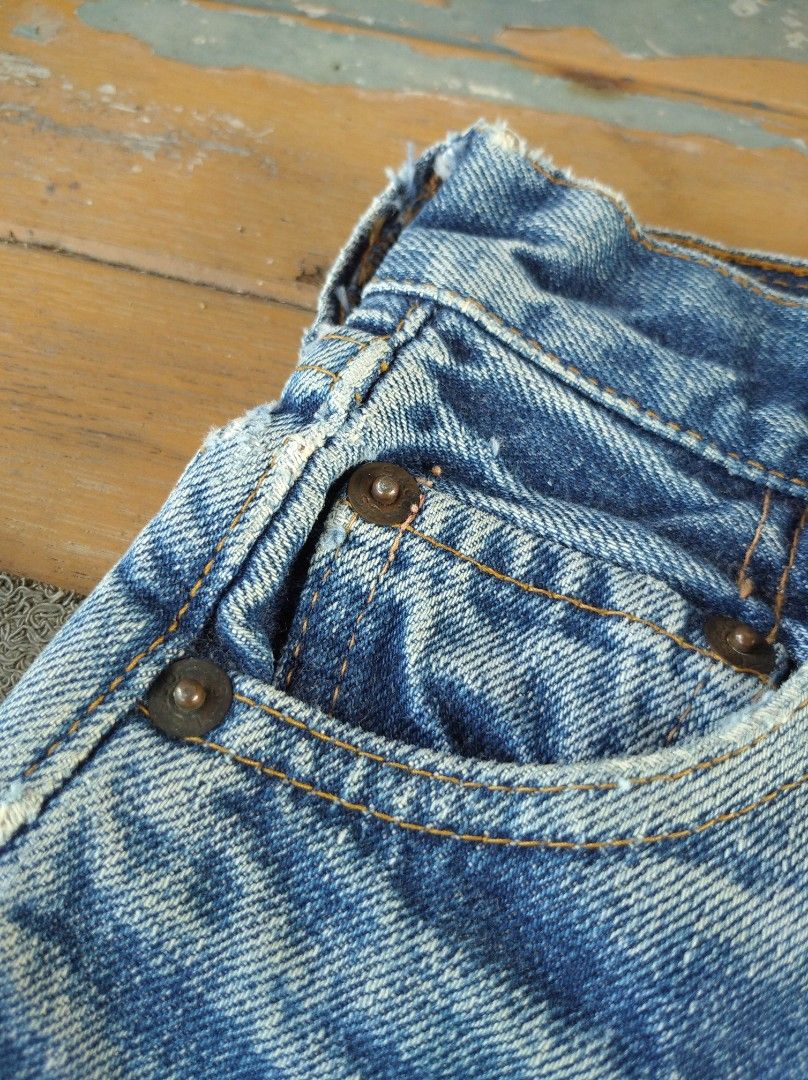 Levis 302 jeans 2025
