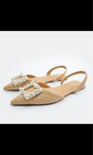 (Category: ) located in . Submitted by ysa.closet (Listing ID 1222447691, Image 1). Description: .