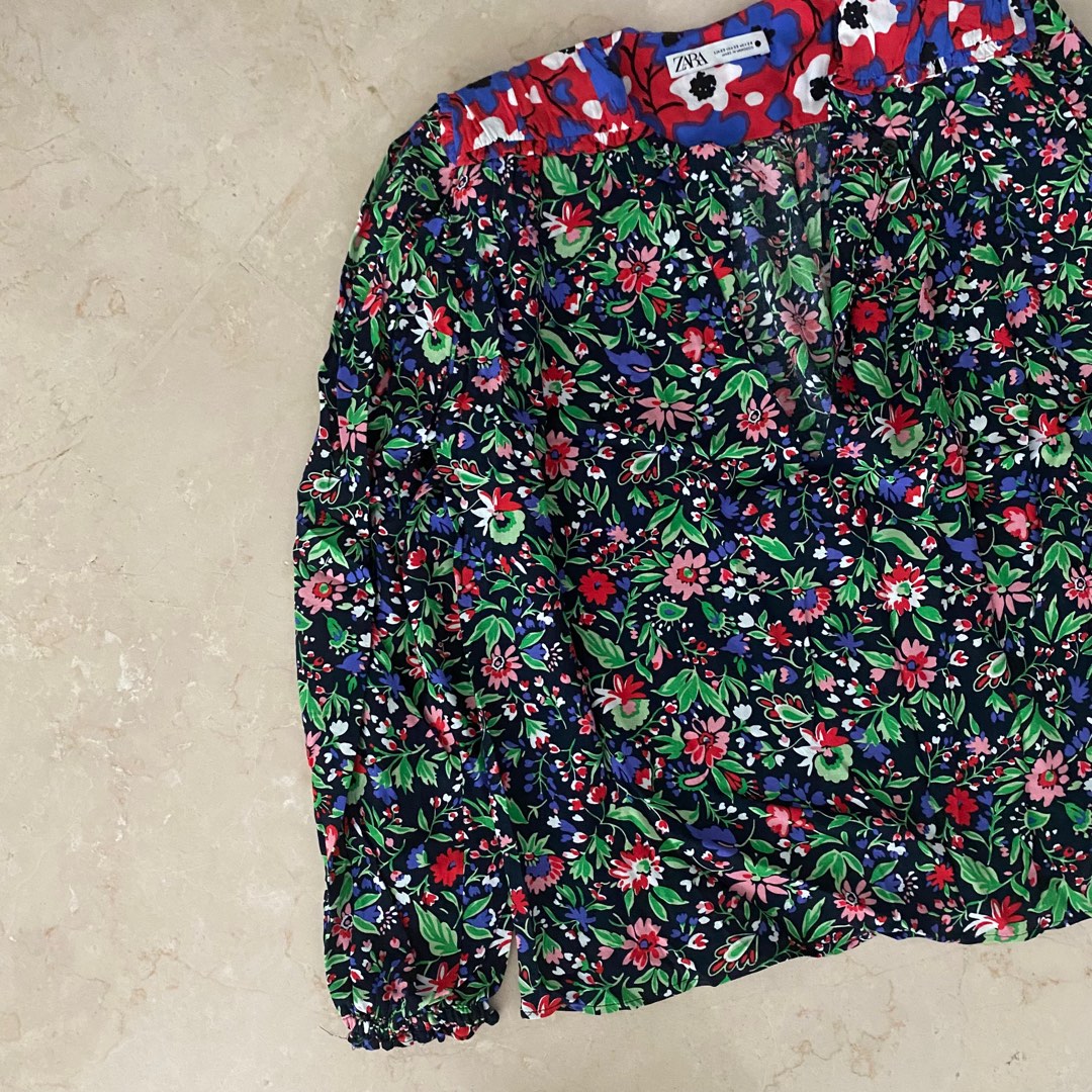 Zara Floral Blouse, Fesyen Wanita, Pakaian Wanita, Atasan di Carousell