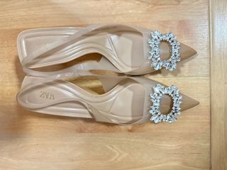(Category: ) located in . Submitted by somethingfrommycloset_ (Listing ID 1222540952, Image 1). Description: .