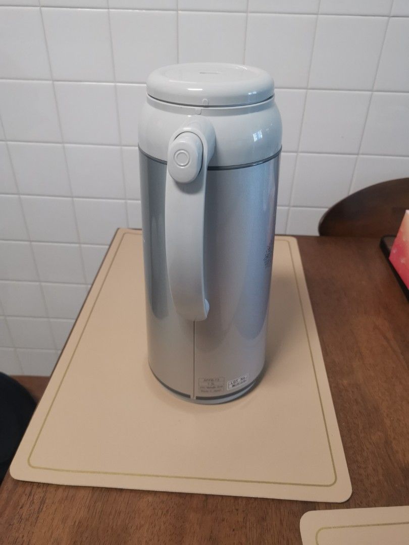 Zojirushi Thermos Flask 1.3l, Furniture & Home Living, Kitchenware