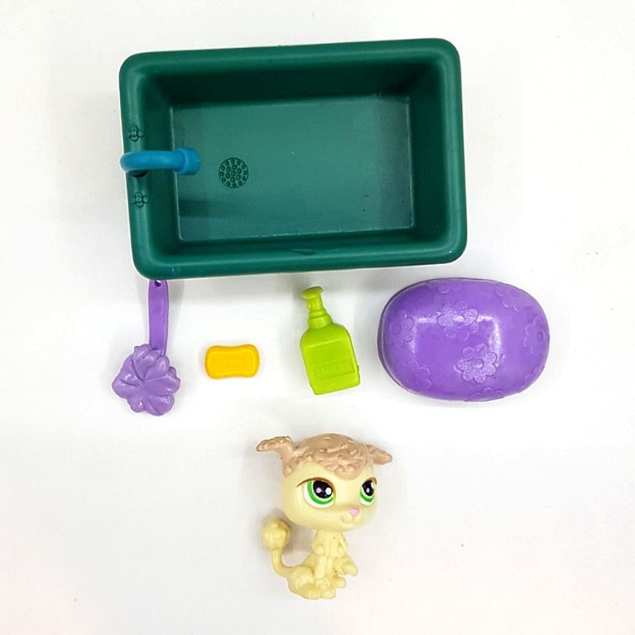 2008 Littlest Pet Shop LPS Jollibee Kiddie Meal Hasbro, Hobbies & Toys