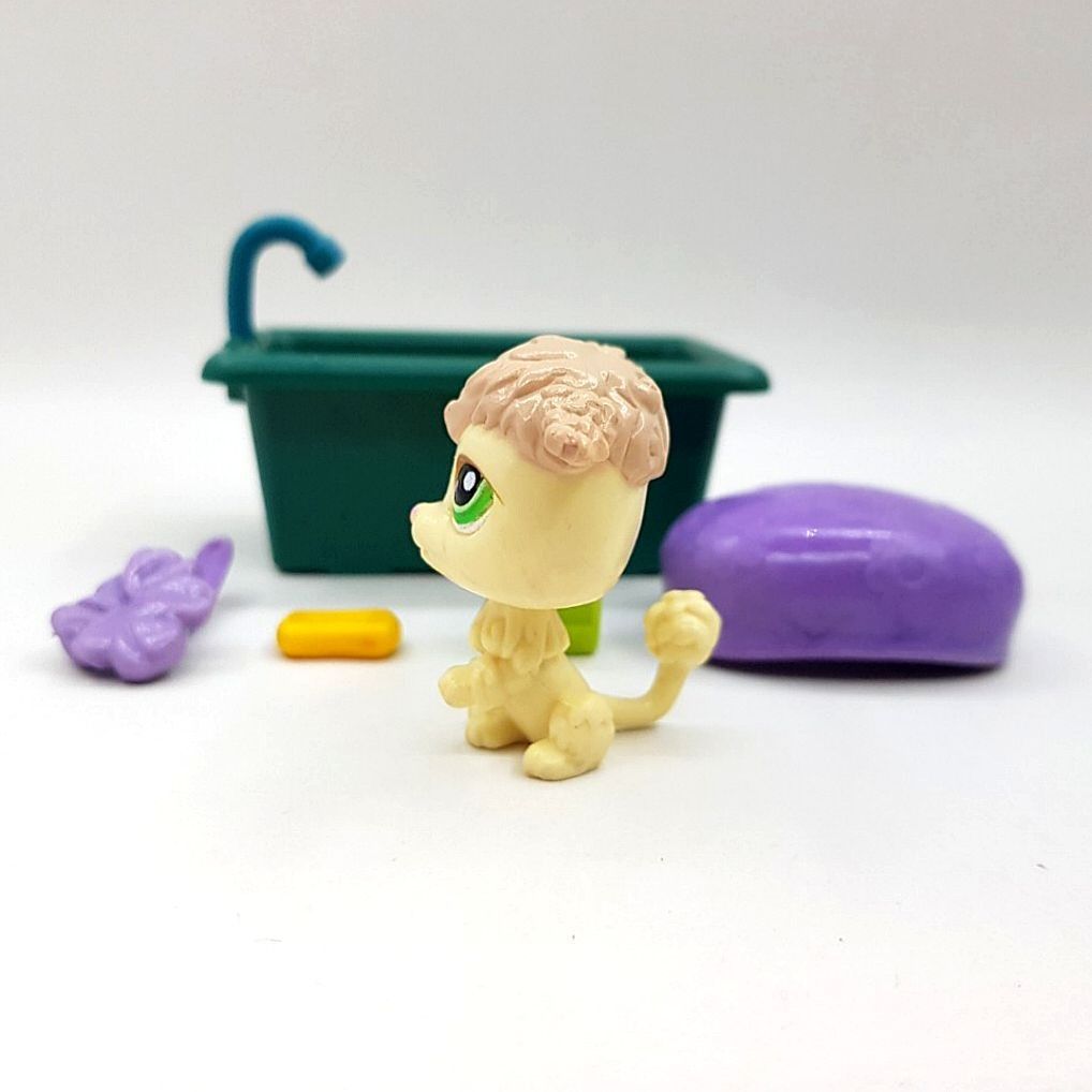 2008 Littlest Pet Shop LPS Jollibee Kiddie Meal Hasbro, Hobbies & Toys