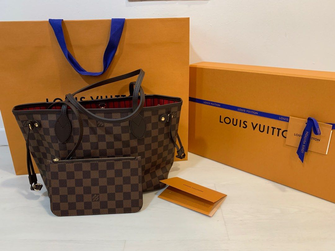 Just in Louis Vuitton Neverfull with box and receipt… like new