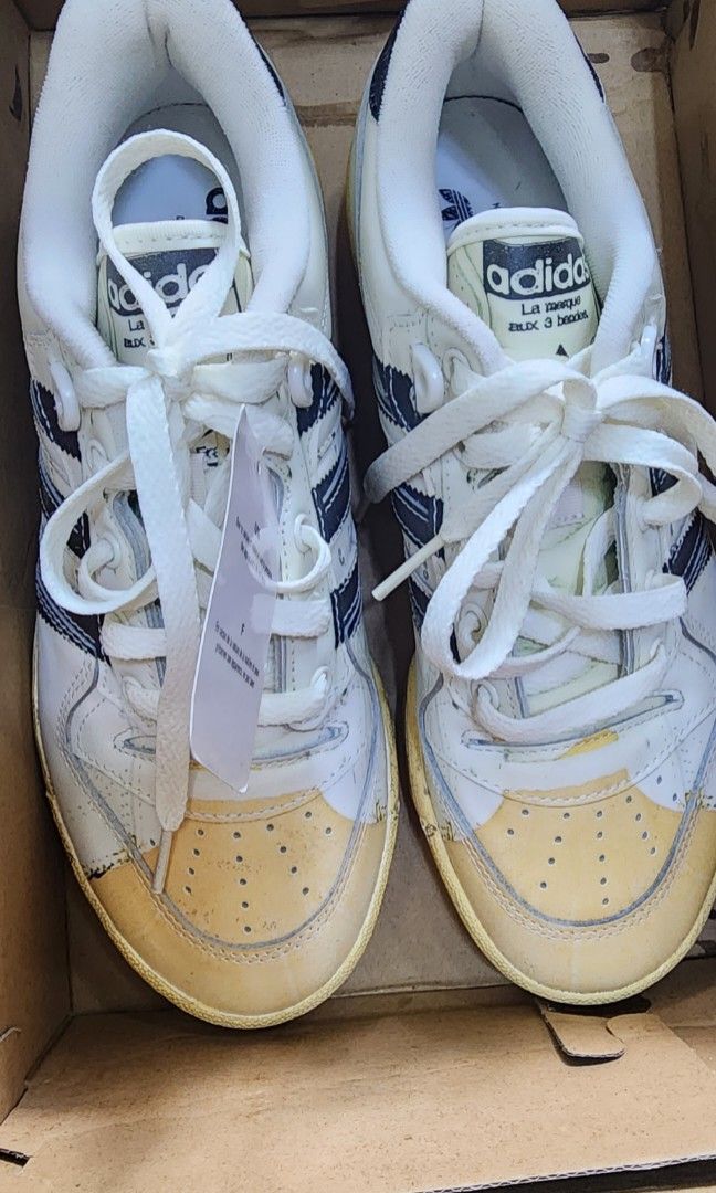 Adidas Sneakers for womens (Category: Sneakers) located in Manila. Submitted by angelyhang (Listing ID 1222616214, Image 2). Description: adidas womens will fit to size7- 7.5 bnew with box.