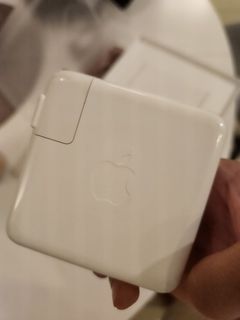 Apple Cube Charger (USB-C)