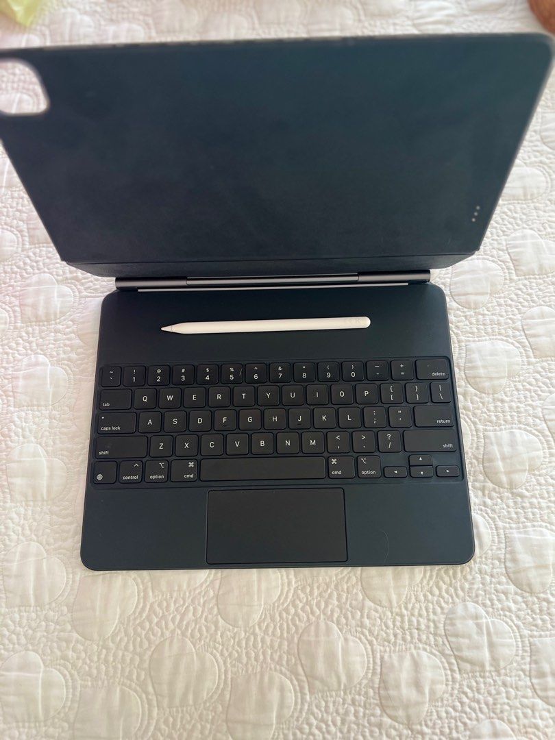 Apple Magic Keyboard (Category: Computer Keyboard) located in Talisay. Submitted by myclosetxoxo. (Listing ID 1222617433, Image 1). Description: Magic Keyboard for iPad Pro 12.9 inch 4th gen black and Apple pencil 2nd gen. Package for 19KPhp.