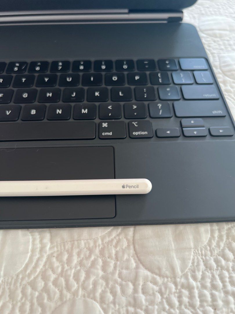 Apple Magic Keyboard (Category: Computer Keyboard) located in Talisay. Submitted by myclosetxoxo. (Listing ID 1222617433, Image 2). Description: Magic Keyboard for iPad Pro 12.9 inch 4th gen black and Apple pencil 2nd gen. Package for 19KPhp.