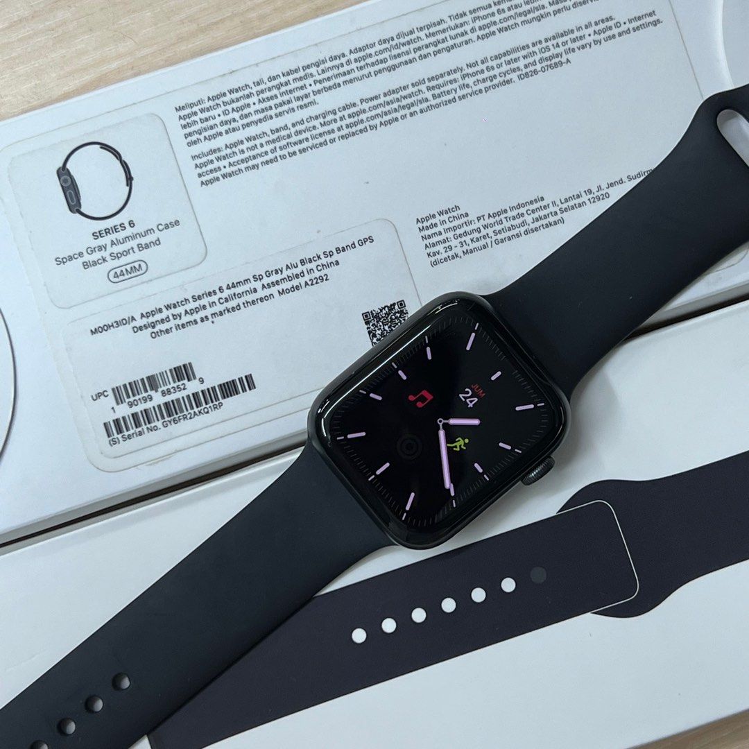 Apple Watch Series 44mm black eks iBox, Barang Mewah, Jam Tangan
