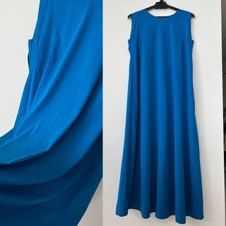 BEAMS Japan midi dress. Super incredible material - hard to describe but it’s very soft, light and floaty and breathable, swishes and drapes with movement beautifully. Tags removed