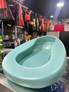 BED PAN HARD PLASTIC