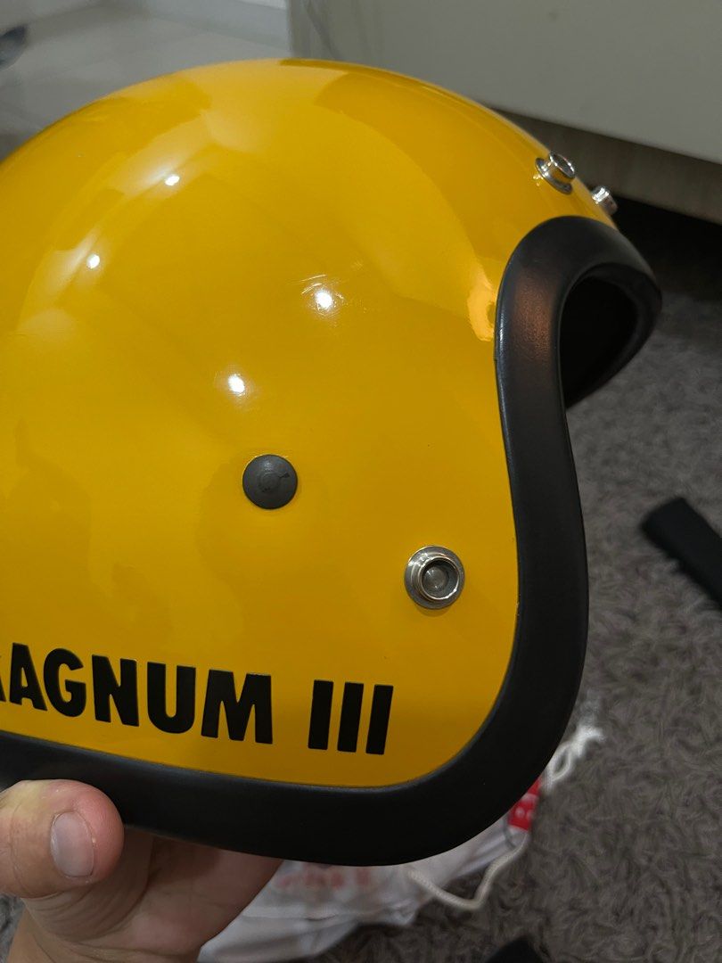 Bell magnum 3 helmet, Everything Else, Others on Carousell