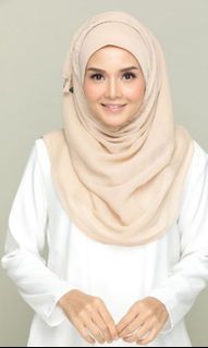 (Category: ) located in . Submitted by LilyAzmi1984 (Listing ID 1222605402, Image 1). Description: .