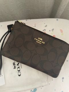 (Category: ) located in . Submitted by cloudycloset (Listing ID 1222616028, Image 1). Description: .