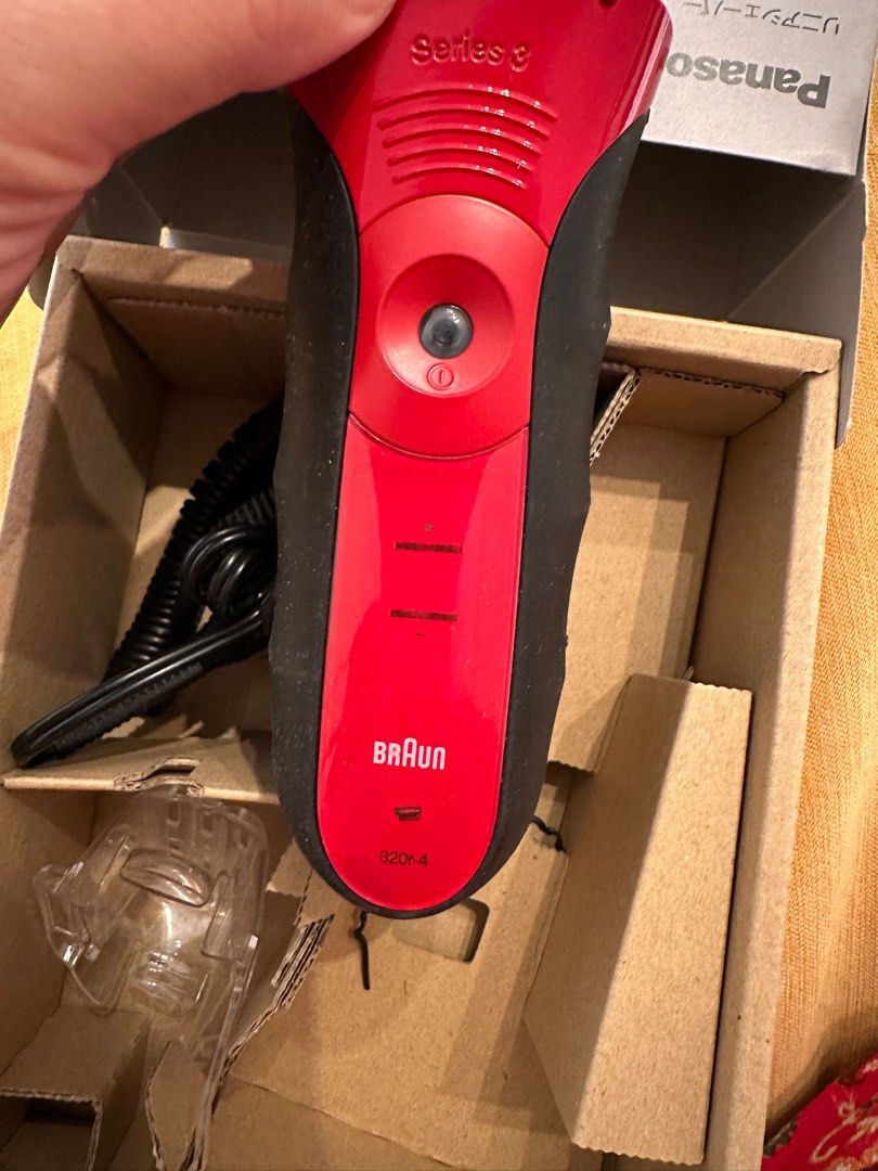 Braun Electric shaver, Beauty & Personal Care, Men's Grooming on Carousell