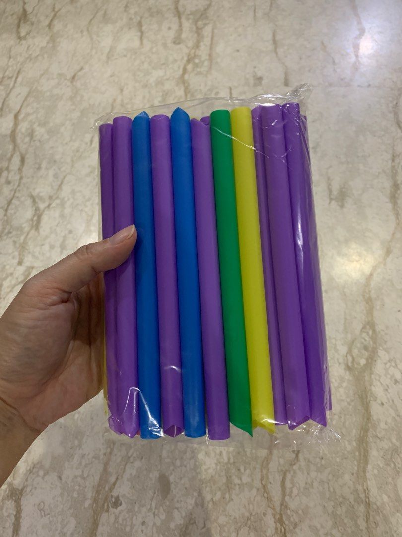 Bubble tea colourful straws, Food & Drinks, Beverages on Carousell