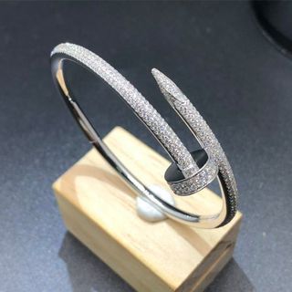 (Category: ) located in . Submitted by leixluxuryjewelry (Listing ID 1222628039, Image 1). Description: .