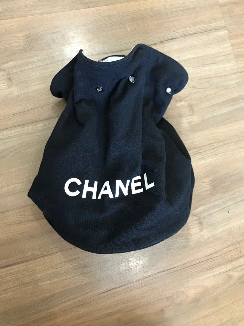 Chanel bucket (drawstrings) bag (Category: Luxury Bags & Wallets) located in Manila. Submitted by chinitah25 (Listing ID 1222692417, Image 2). Description: Preloved chanel bag (back pack or shoulder) No drawstrings cord (bili na lang po kayo sa shopee) Smell ukay W/ flaws (check photos).