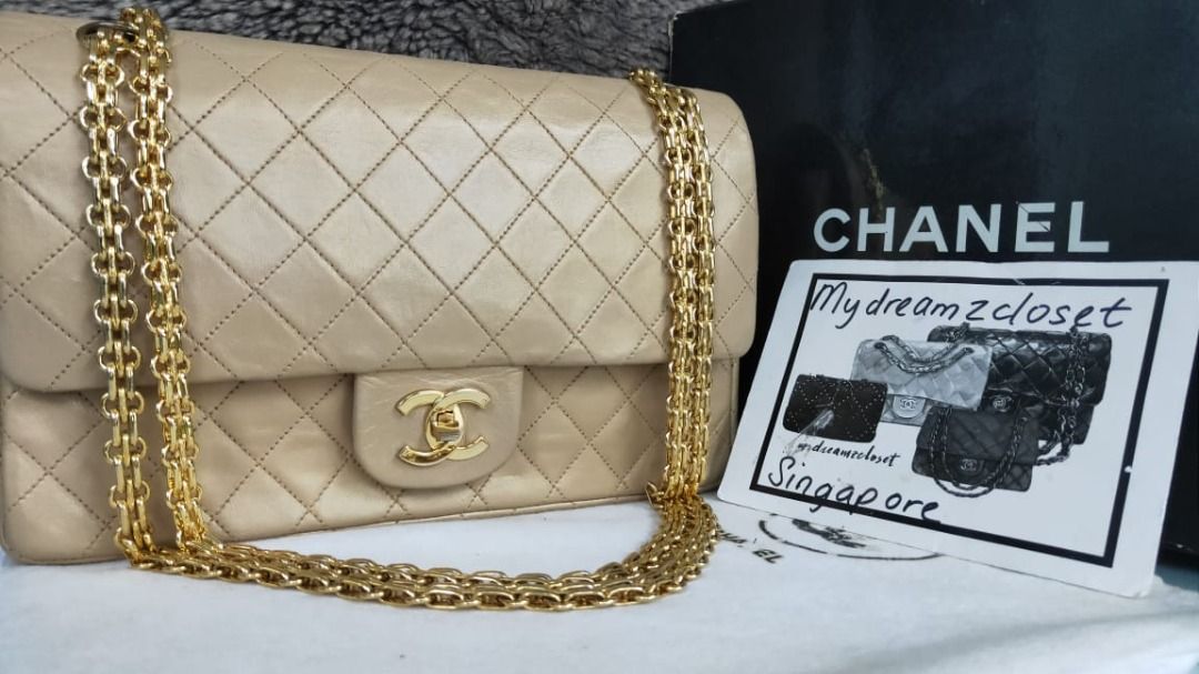Chanel classic chain store