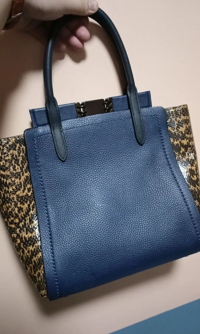 Coach hand bag (legit), Luxury, Bags & Wallets on Carousell