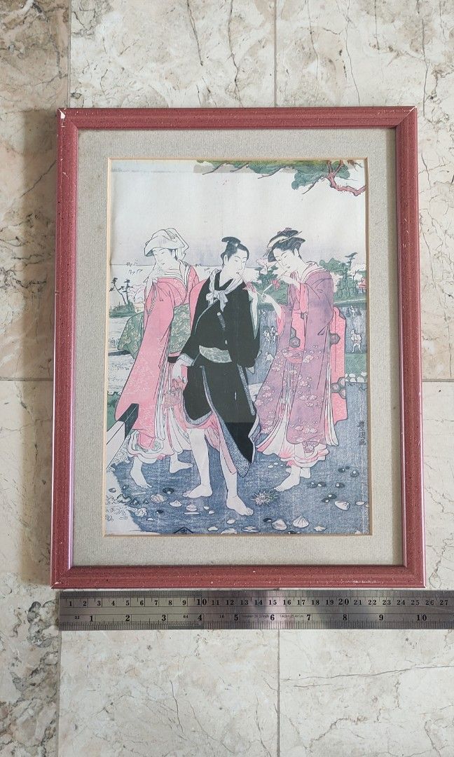 Display Frame (Category: Frames & Pictures) located in Manila. Submitted by rarecollectiblez_etc. (Listing ID 1222605607, Image 2). Description: .