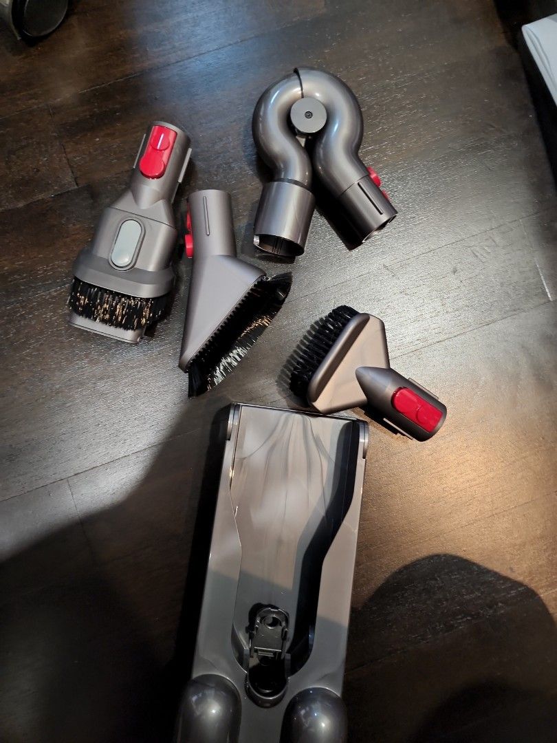 Dyson Vacuum Cleaner V11 absolute warranty till June 2023, TV & Home