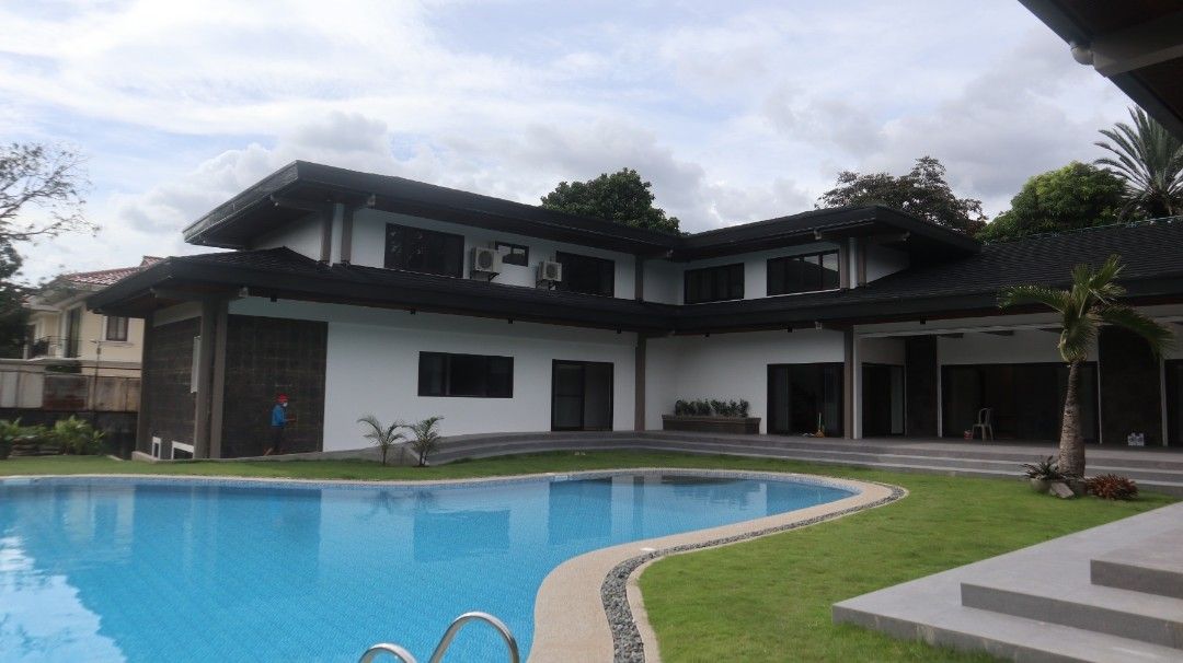 For Lease Mansion Forbes Park Makati 7BR 2,200 sqm with Pool near Ayala