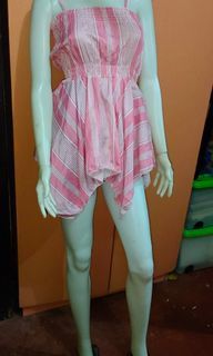 For Sale Tube Top Pink
Free size
Small to Medium