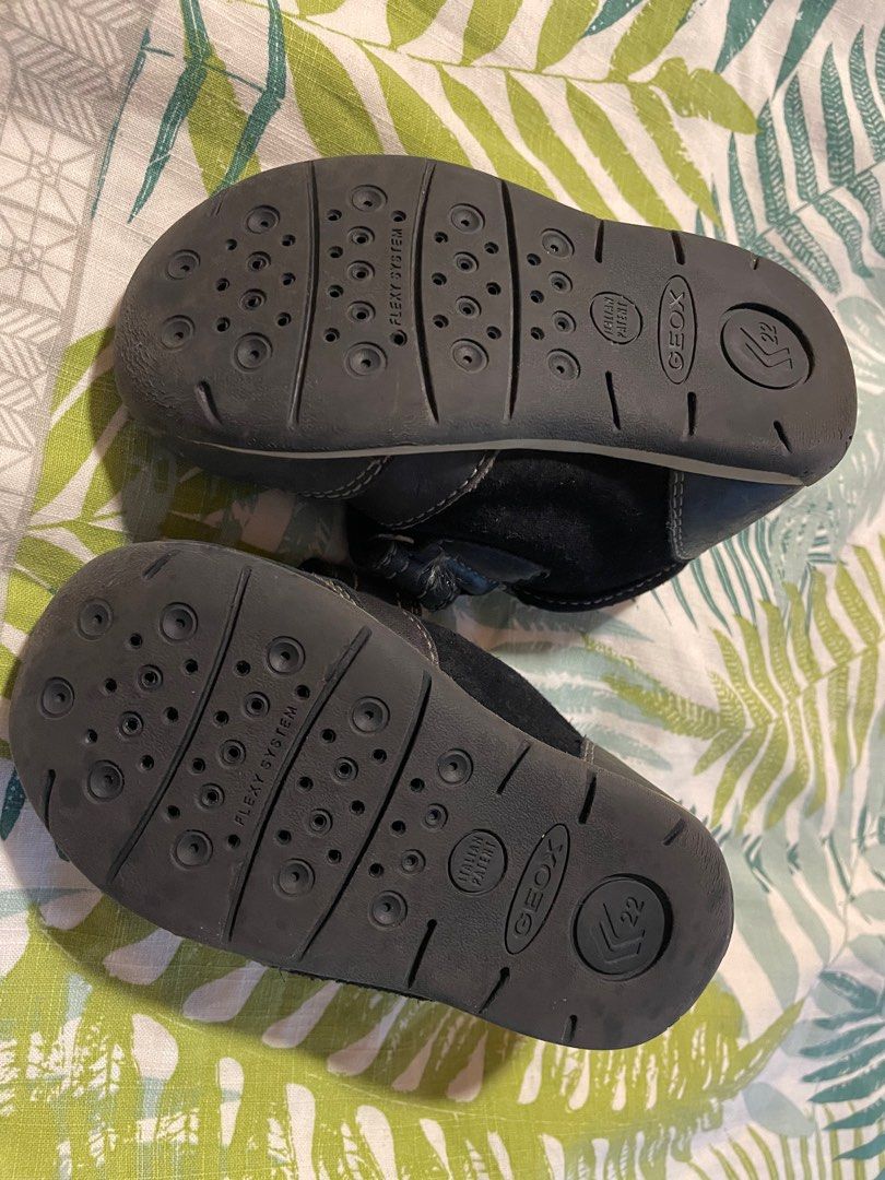 Geox size 22 leather baby shoes