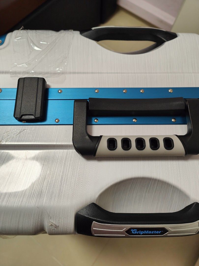 Grip Master Luggage XL, Hobbies & Toys, Travel, Luggage on Carousell