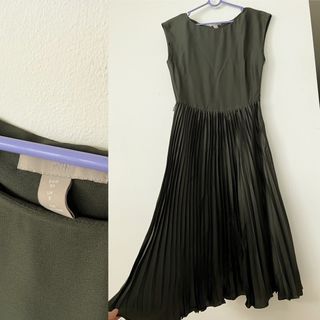 H&M satin olive midi dress with accordion pleated skirt. Subtle sheen under light, very beautiful. Formal cocktail work appropriate