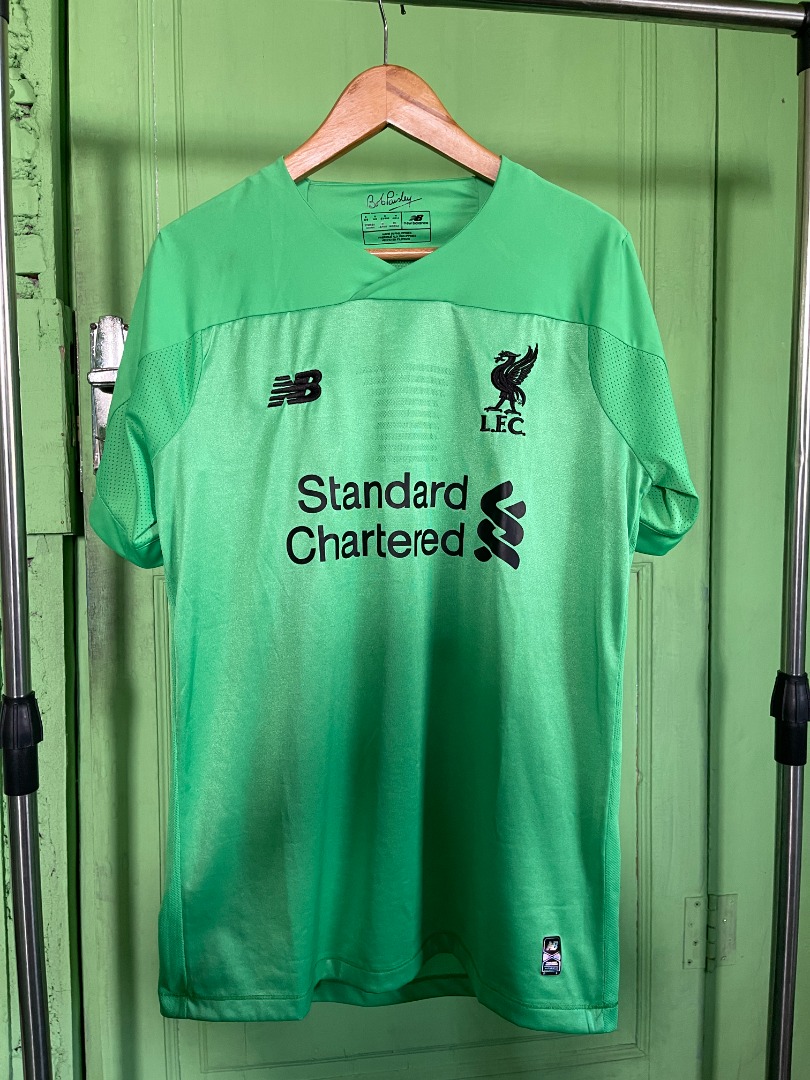Jersey Liverpool Green, Olah Raga, Baju Olahraga di Carousell
