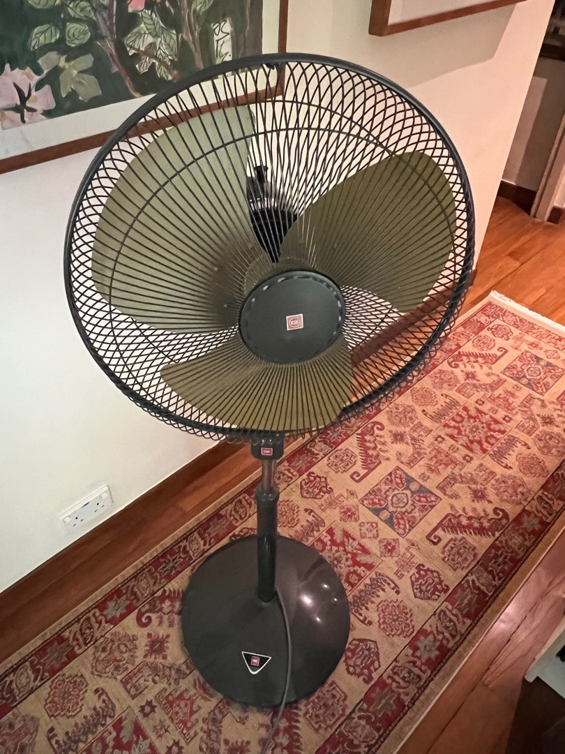 KDK 40cm floor fan, Furniture & Home Living, Lighting & Fans, Fans on