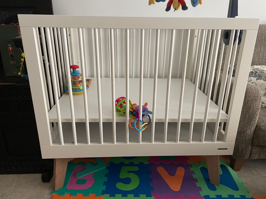 Kidsmill Sixties Playpen white mat / oak hightadjustable, Babies & Kids, Baby Nursery & Kids