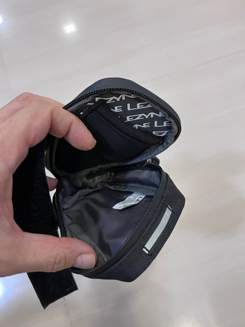Lezyne road caddy deals saddle bag
