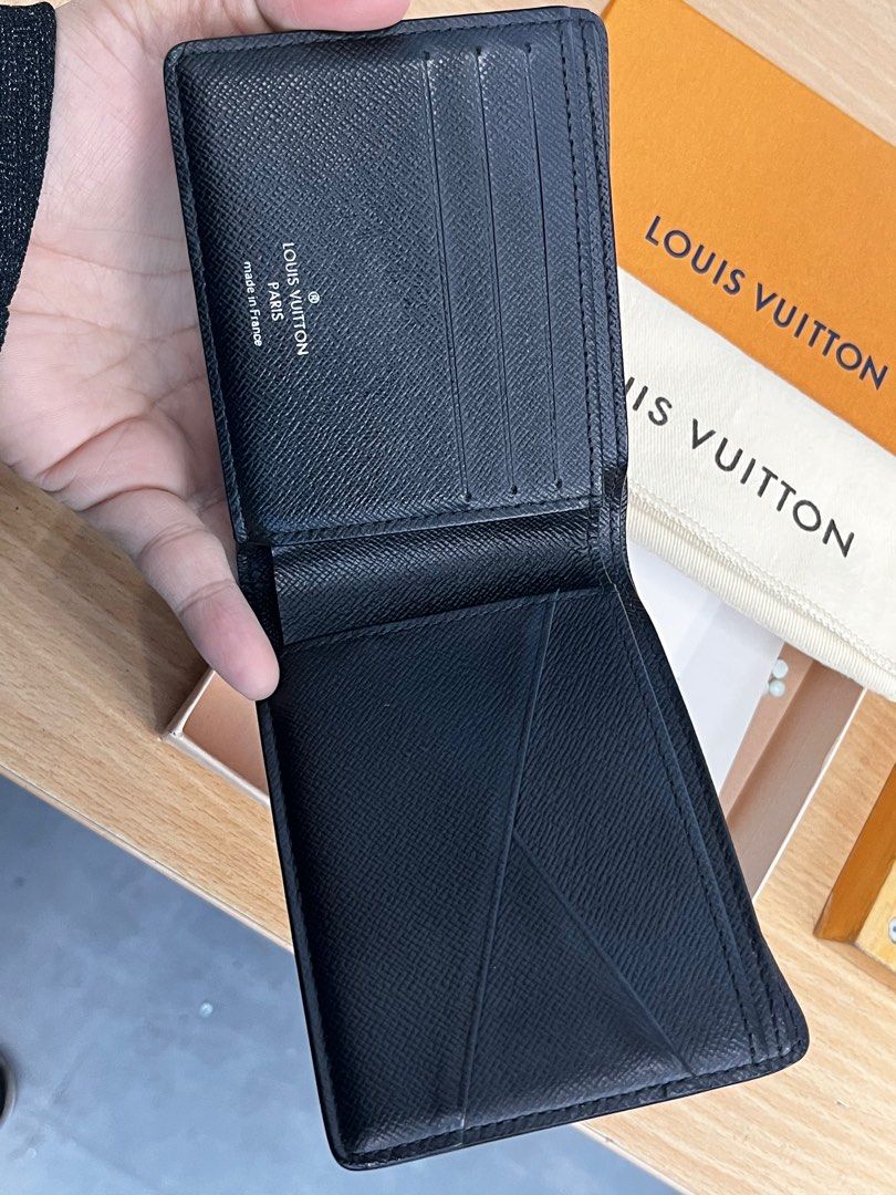 Louis Vuitton Damier men's wallet, Men's Fashion, Watches