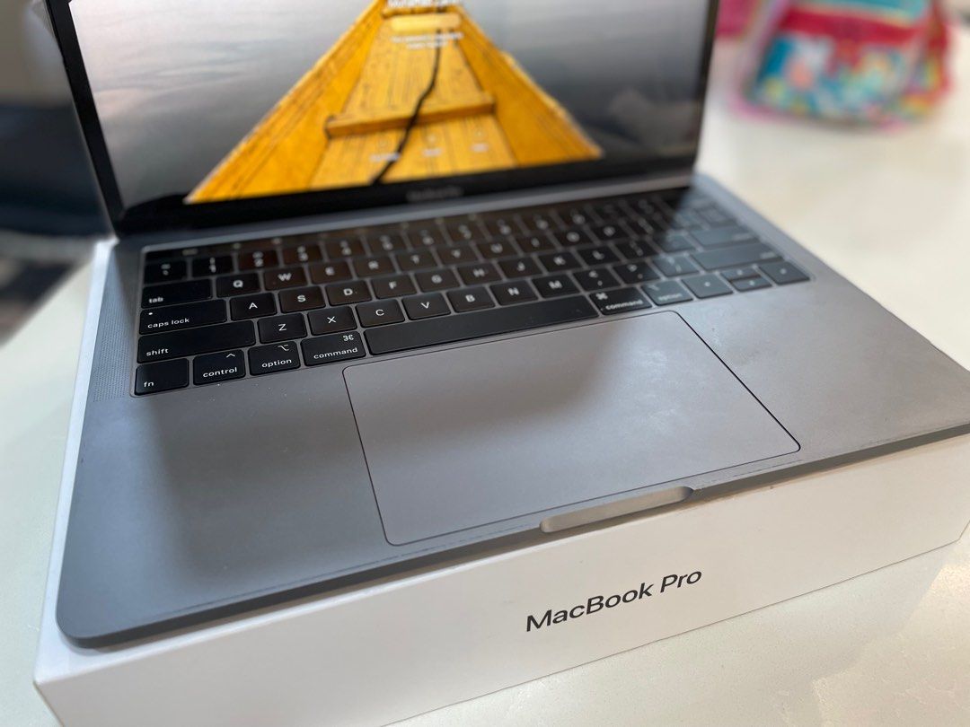 MacBookPro2018 Corei5 16GB SSD500GB 比較的美品 www.doctorfit.com.br