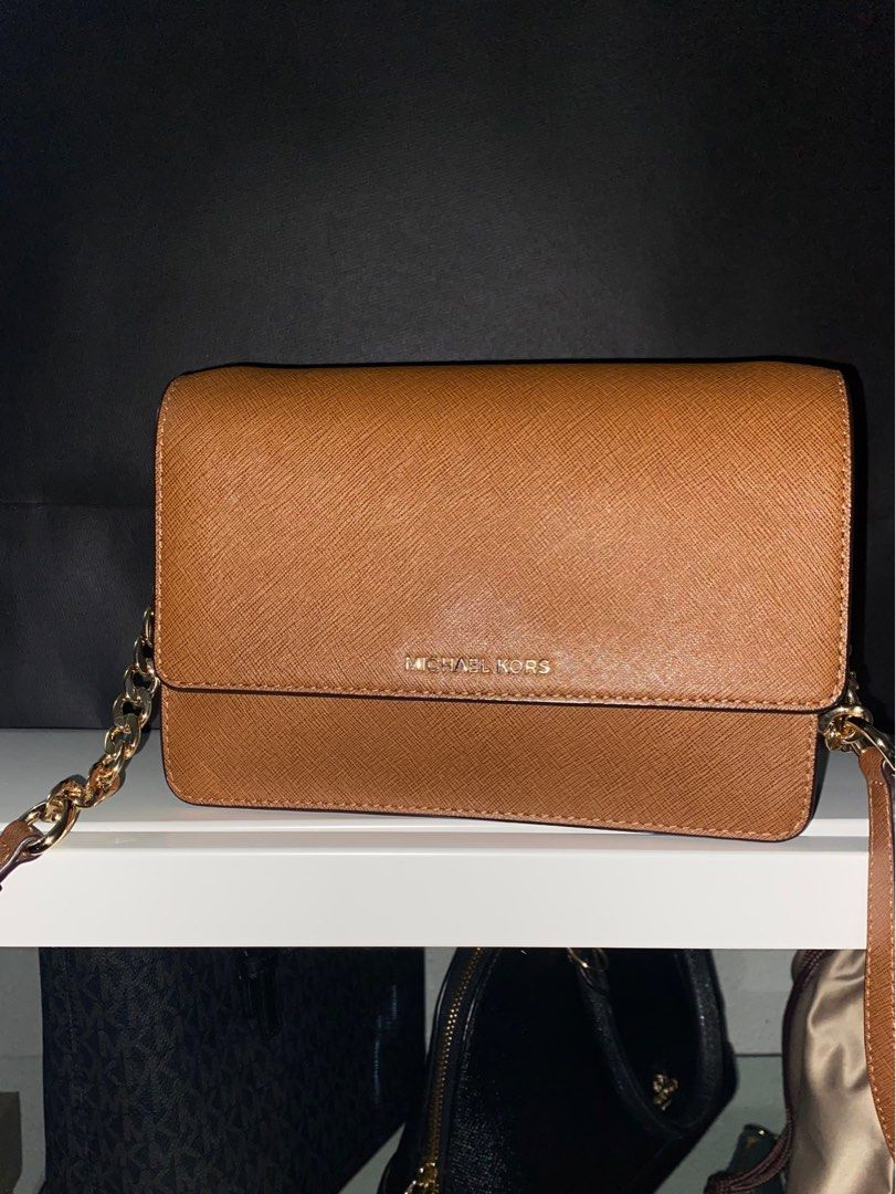 Michael Kors Daniela Crossbody, Luxury, Bags & Wallets on Carousell