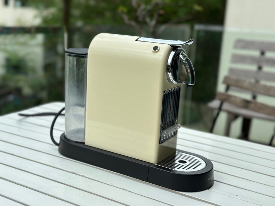 Nespresso Citiz coffee machine, TV & Home Appliances, Kitchen