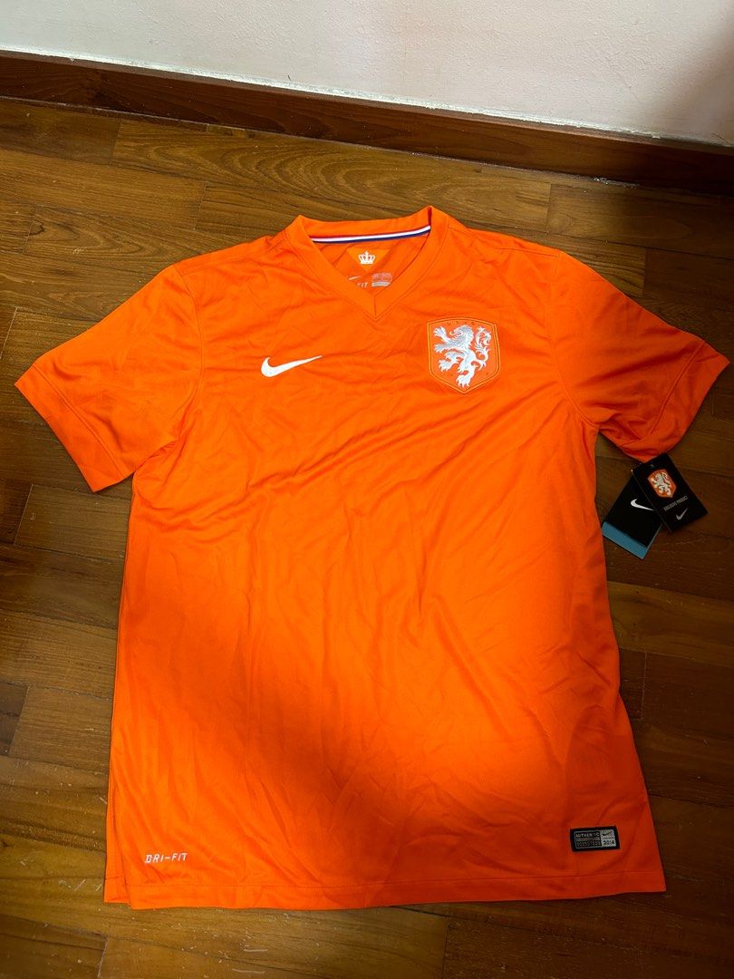 Netherlands soccer jersey, Men's Fashion, Activewear on Carousell