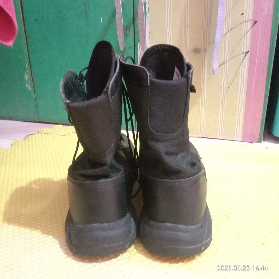 oakley vs nike combat boots