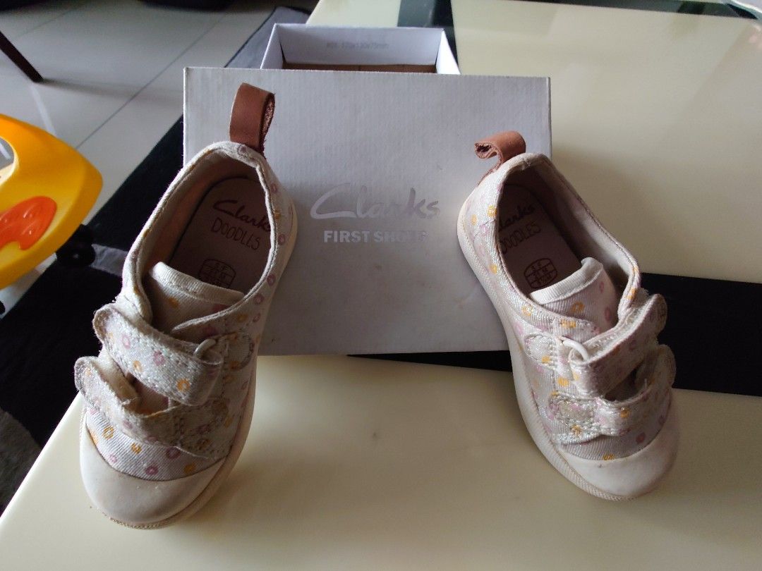 Clarks doodles hot sale